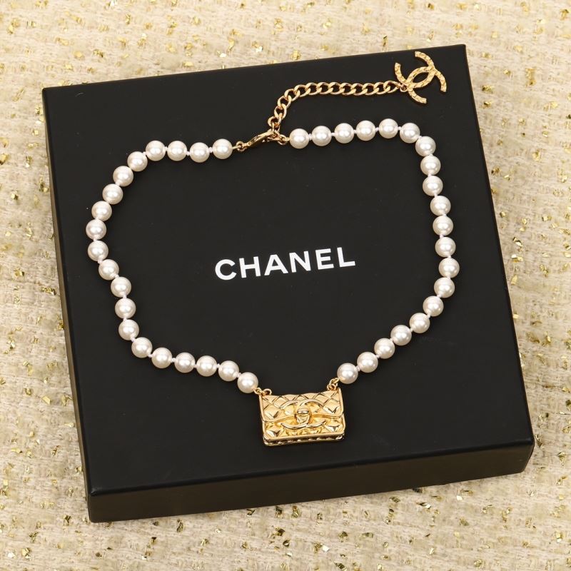 Chanel Brooches - Click Image to Close